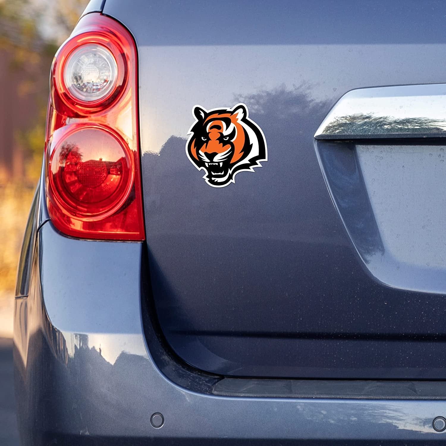 Chicago Bulls 4x4 Die Cut Inch Decal Sticker Flat Vinyl, Primary Logo, Clear Backing